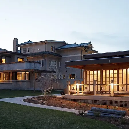 Frank Lloyd Wright'S Emil Bach House Hotel